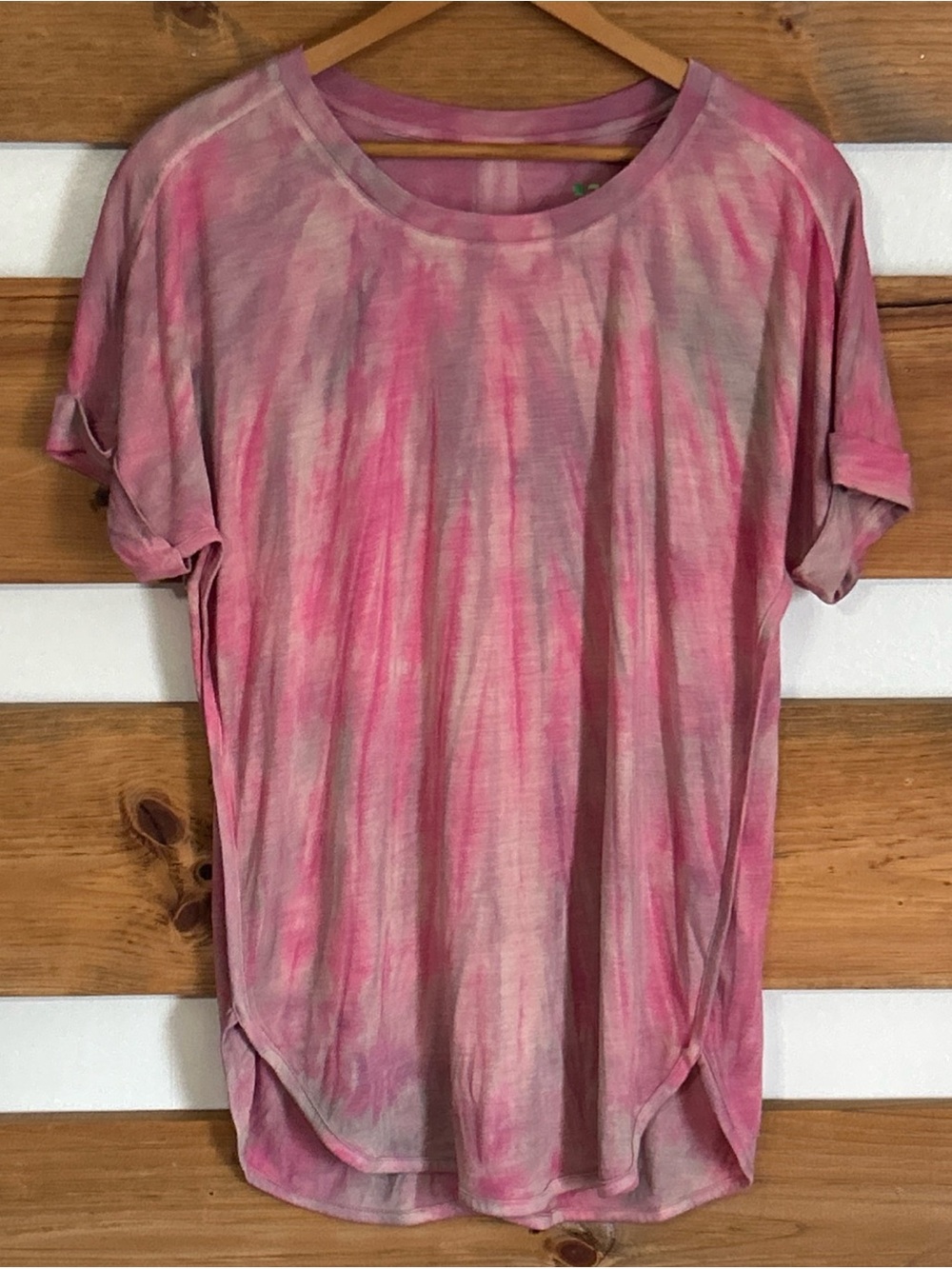 Green Tea Pink/Purple Tie Dyed Short Cuffed Sleeve Round Bottom Size Small